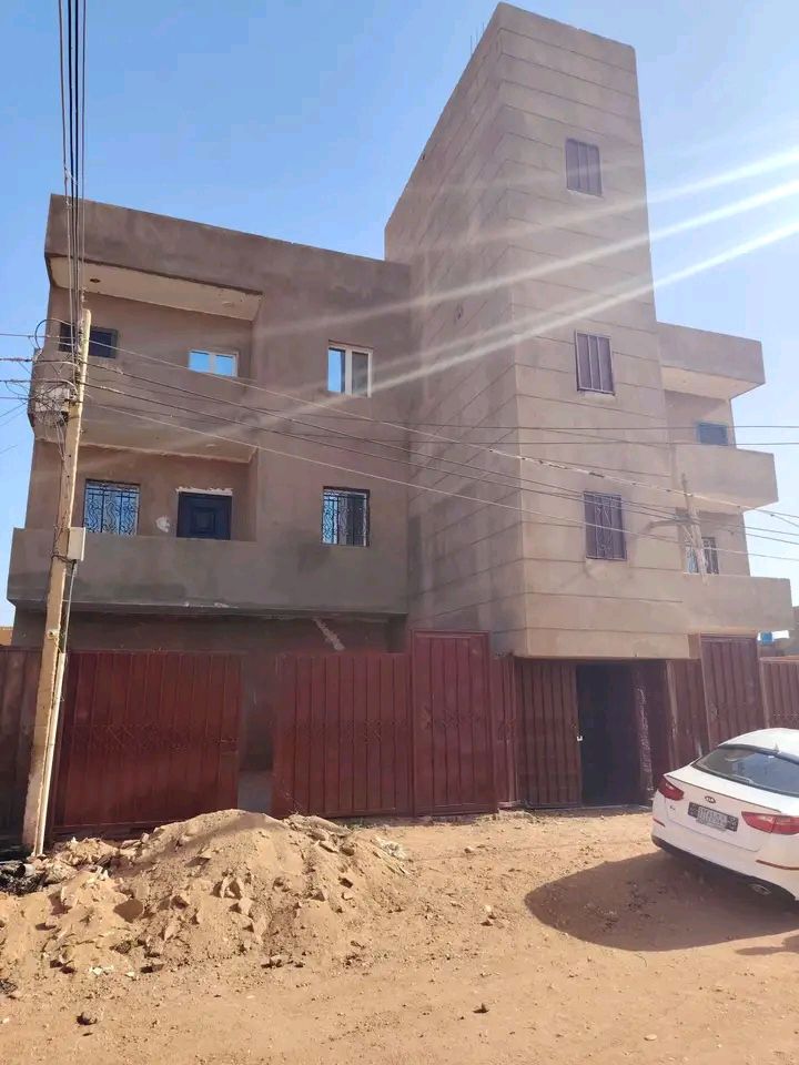 عربات في السودان